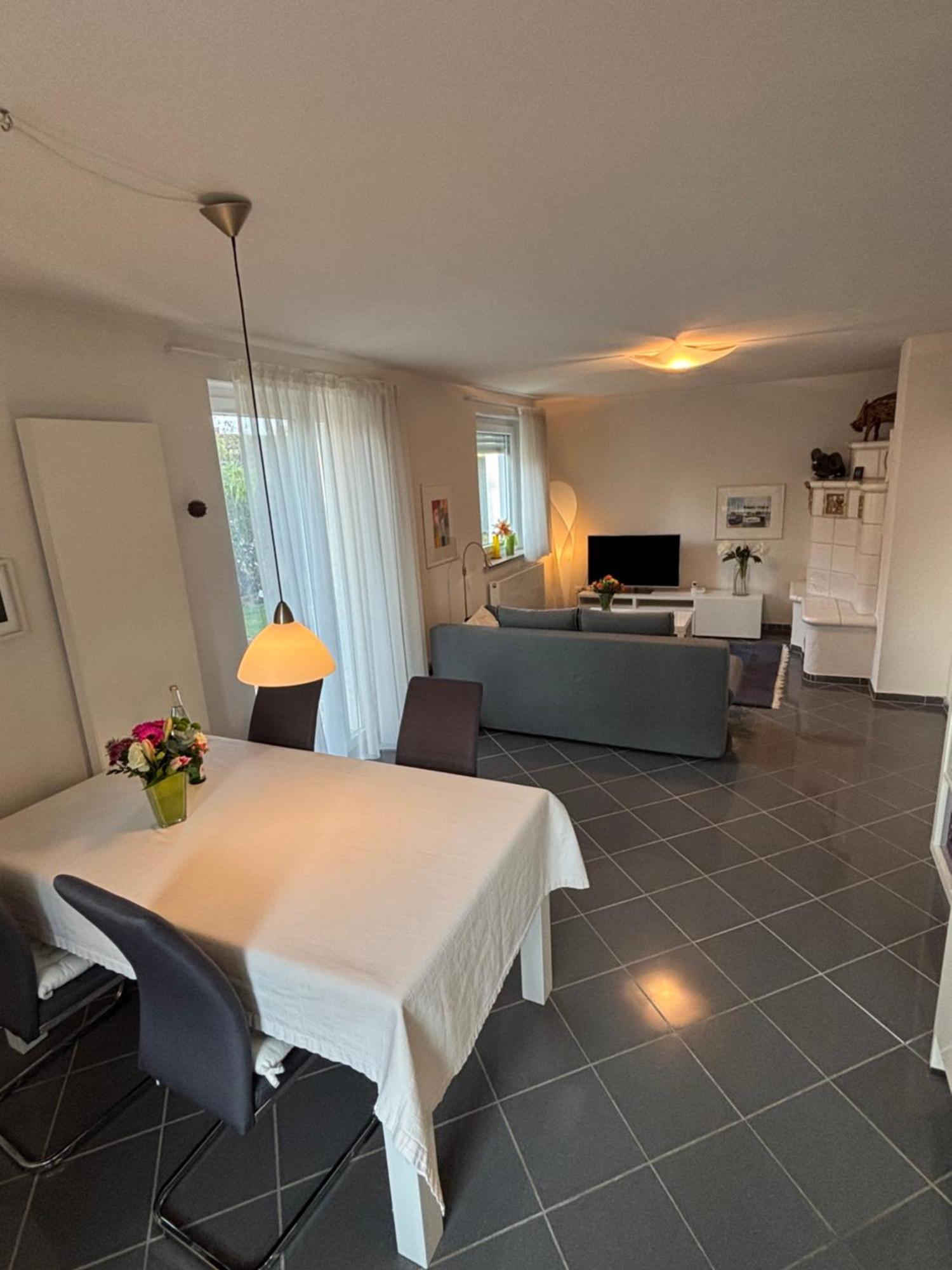 Charmante Ferienwohnung Fuer 2-3 Gaeste Wuerzburg Höchberg Exterior foto