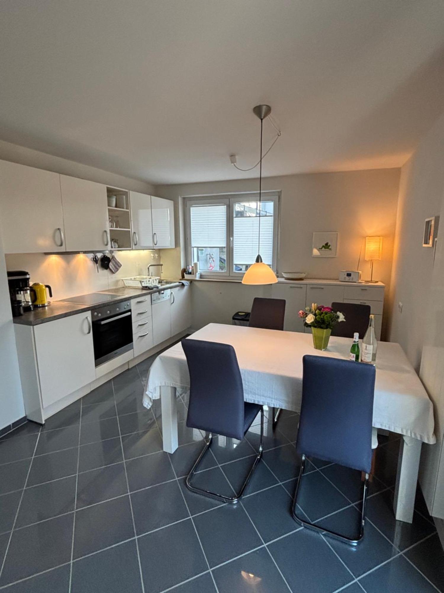 Charmante Ferienwohnung Fuer 2-3 Gaeste Wuerzburg Höchberg Exterior foto